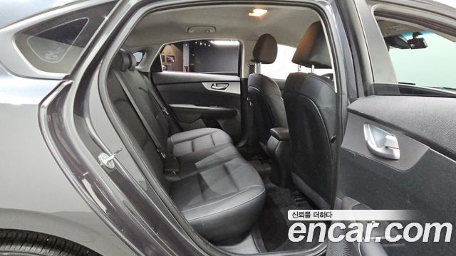 Kia K3 2022 — photo 16