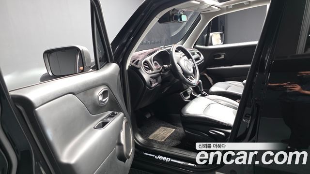 Jeep Renegade 2021 — photo 10