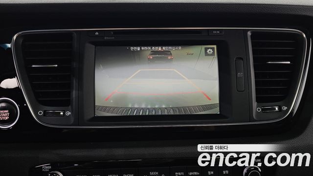 Kia Canival 2015 — photo 17