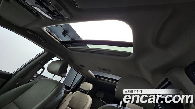 Kia Canival 2015 — photo 19