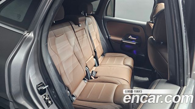Mercedes-Benz GLA-Class 2022 — photo 17