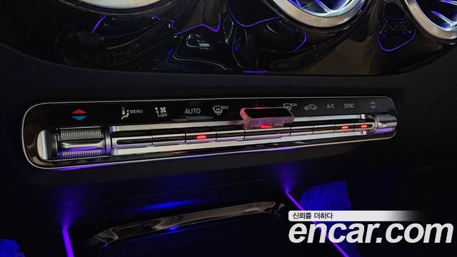Mercedes-Benz GLA-Class 2022 — photo 24