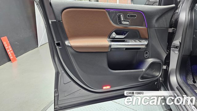 Mercedes-Benz GLA-Class 2022 — photo 14