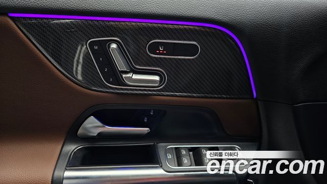 Mercedes-Benz GLA-Class 2022 — photo 28