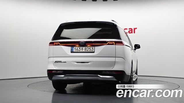 Kia Canival 2021 — photo 4