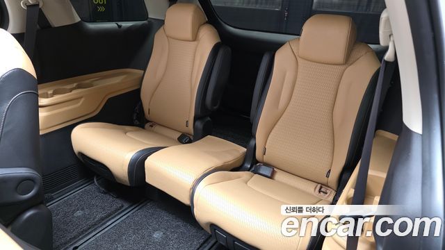Kia Canival 2021 — photo 19