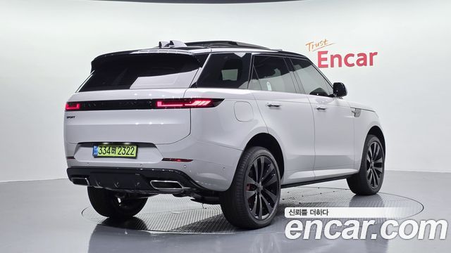 Land Rover Range Rover Sport 2026 — photo 2