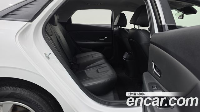 Hyundai AVANTE 2021 — photo 11