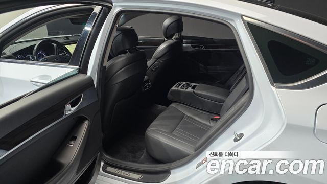 Genesis G80 2019 — photo 11