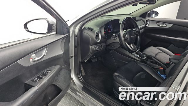 Kia K3 2022 — photo 10