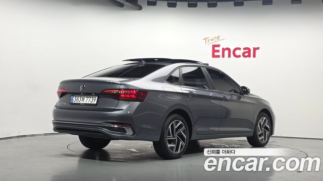 Volkswagen Jetta 2024 — photo 2