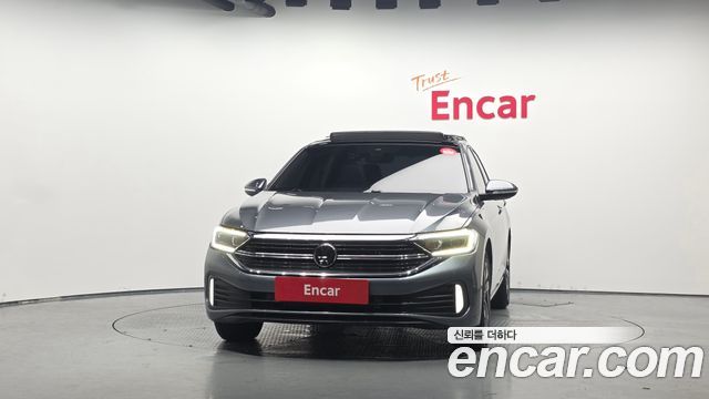 Volkswagen Jetta 2024 — photo 3