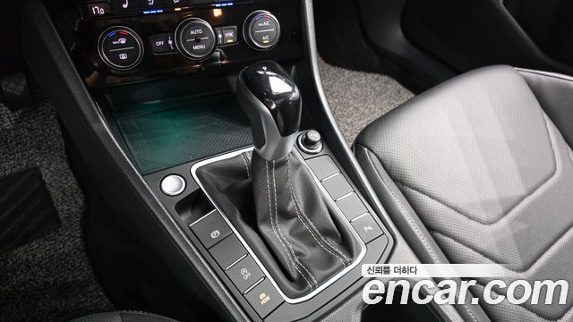 Volkswagen Jetta 2024 — photo 12