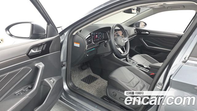 Volkswagen Jetta 2024 — photo 13