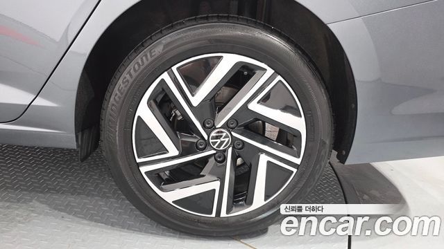 Volkswagen Jetta 2024 — photo 7