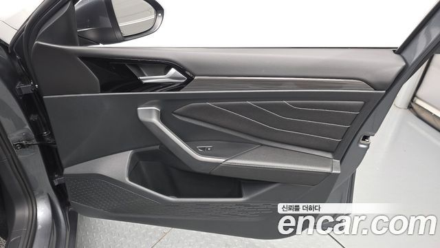 Volkswagen Jetta 2024 — photo 14