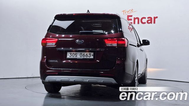 Kia Canival 2016 — photo 4