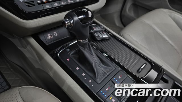 Kia Canival 2016 — photo 12