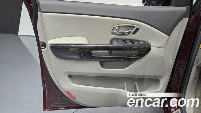 Kia Canival 2016 — photo 14