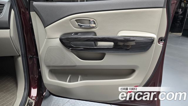 Kia Canival 2016 — photo 15