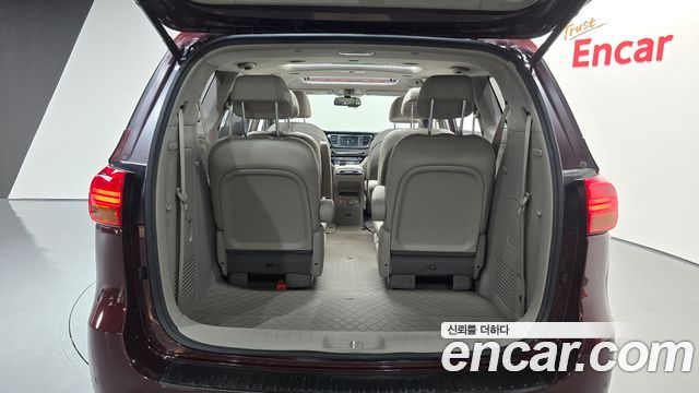 Kia Canival 2016 — photo 34