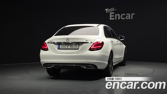 Mercedes-Benz C-Class 2019 — photo 4