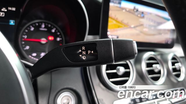 Mercedes-Benz C-Class 2019 — photo 9