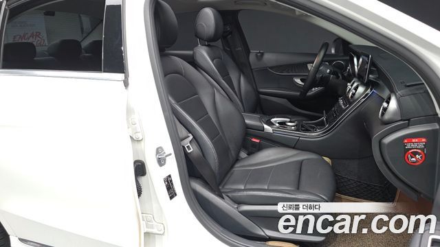Mercedes-Benz C-Class 2019 — photo 11