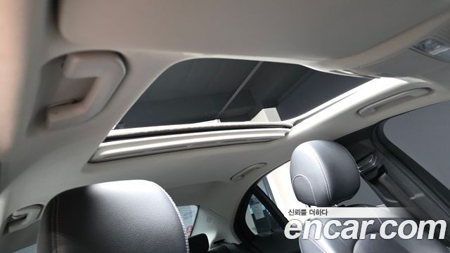 Mercedes-Benz C-Class 2019 — photo 17