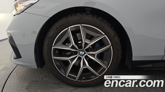 BMW 5-Series 2025 — photo 5