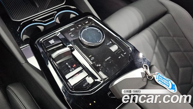 BMW 5-Series 2025 — photo 12