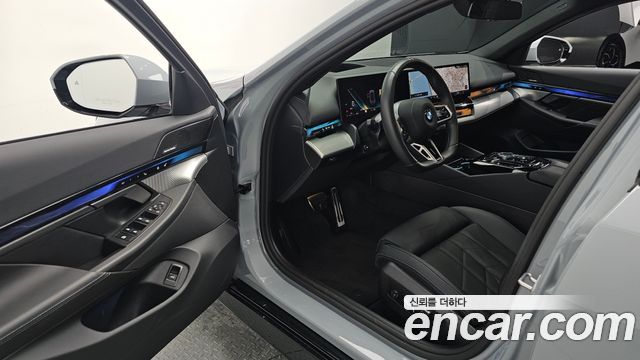 BMW 5-Series 2025 — photo 17
