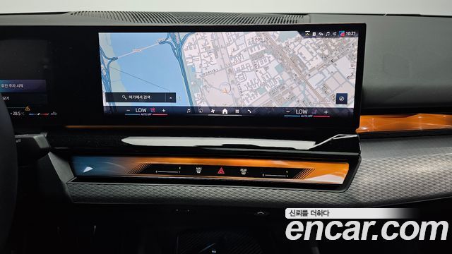 BMW 5-Series 2025 — photo 20