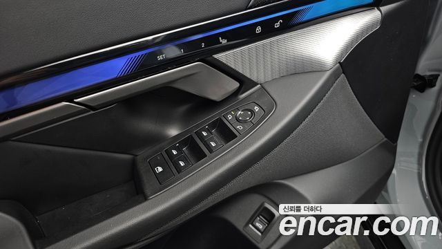 BMW 5-Series 2025 — photo 26