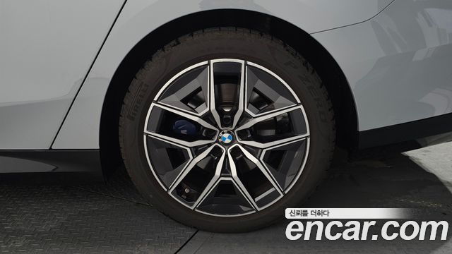 BMW 5-Series 2025 — photo 7