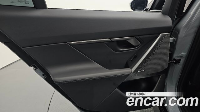 BMW 5-Series 2025 — photo 15