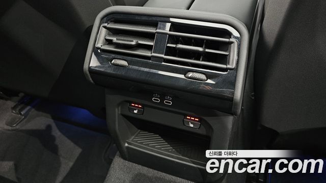 BMW 5-Series 2025 — photo 27