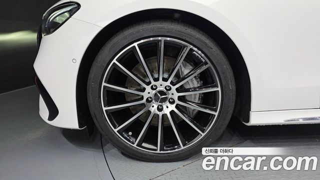 Mercedes-Benz E-Class 2026 — photo 5
