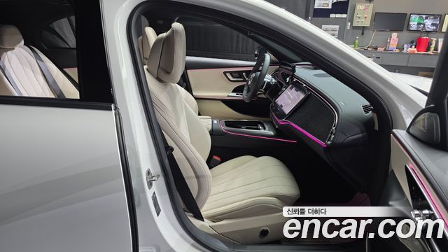 Mercedes-Benz E-Class 2026 — photo 12