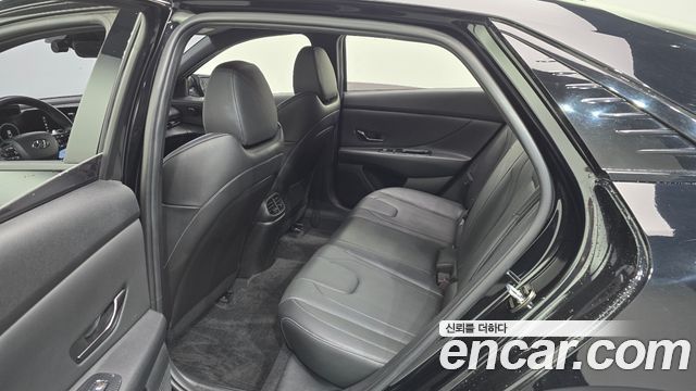 Hyundai AVANTE 2022 — photo 11