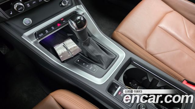 Audi Q3 2020 — photo 12