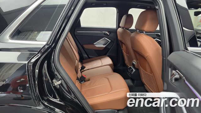 Audi Q3 2020 — photo 18