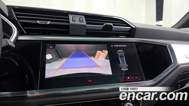 Audi Q3 2020 — photo 21