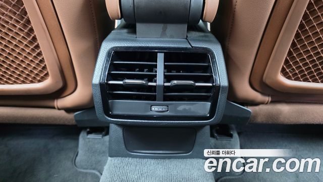 Audi Q3 2020 — photo 24