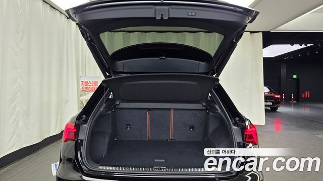 Audi Q3 2020 — photo 26