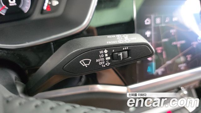 Audi Q3 2020 — photo 28