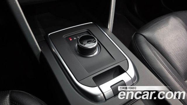 Land Rover Discovery Sport 2019 — photo 12