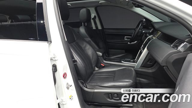 Land Rover Discovery Sport 2019 — photo 18