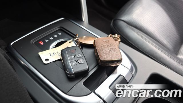 Land Rover Discovery Sport 2019 — photo 16