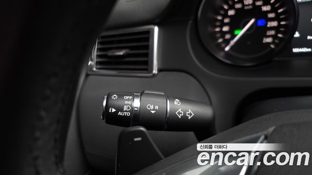 Land Rover Discovery Sport 2019 — photo 37